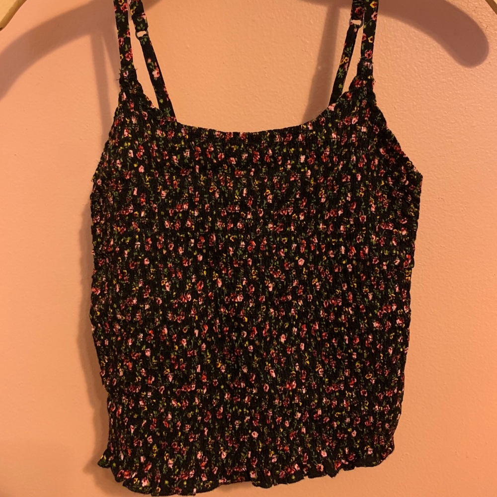 Floral ruffled edge Hollister crop top